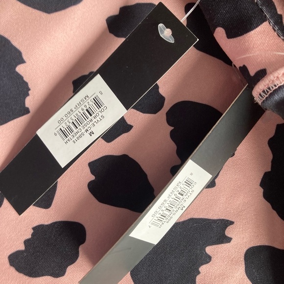 - Two piece yoga workout animal print Luca size M New with tags. - Picture 8 of 8